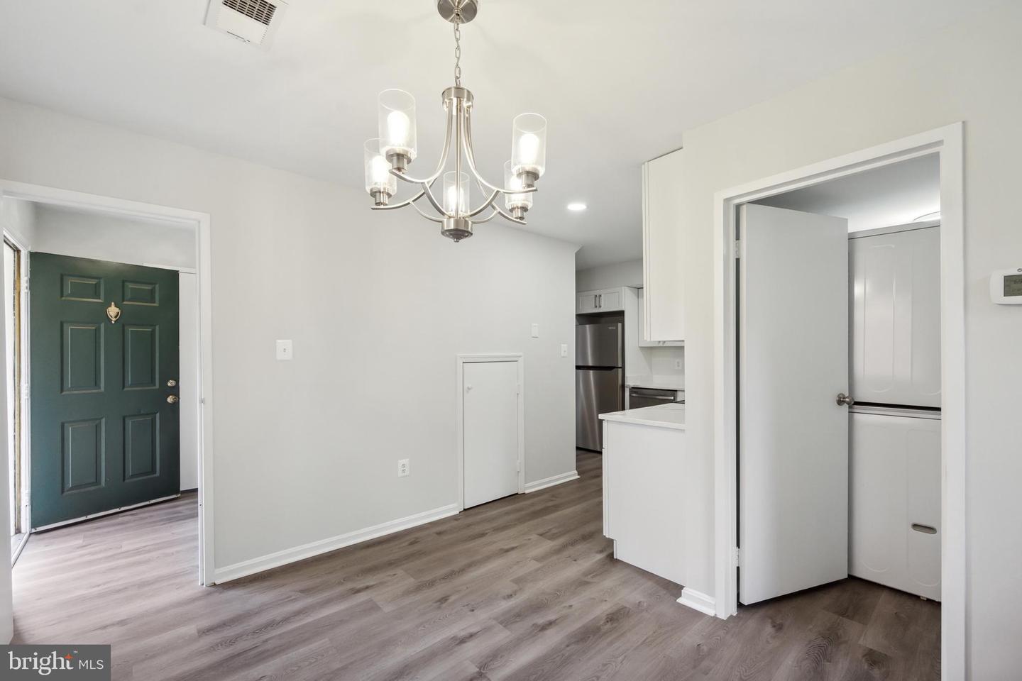 6744 PERRY PENNEY DR #131, ANNANDALE, Virginia 22003, 3 Bedrooms Bedrooms, 10 Rooms Rooms,2 BathroomsBathrooms,Residential,For sale,6744 PERRY PENNEY DR #131,VAFX2239990 MLS # VAFX2239990