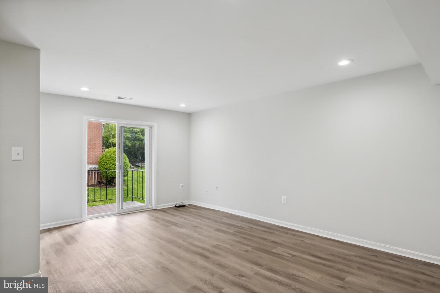 6744 PERRY PENNEY DR #131, ANNANDALE, Virginia 22003, 3 Bedrooms Bedrooms, 10 Rooms Rooms,2 BathroomsBathrooms,Residential,For sale,6744 PERRY PENNEY DR #131,VAFX2239990 MLS # VAFX2239990