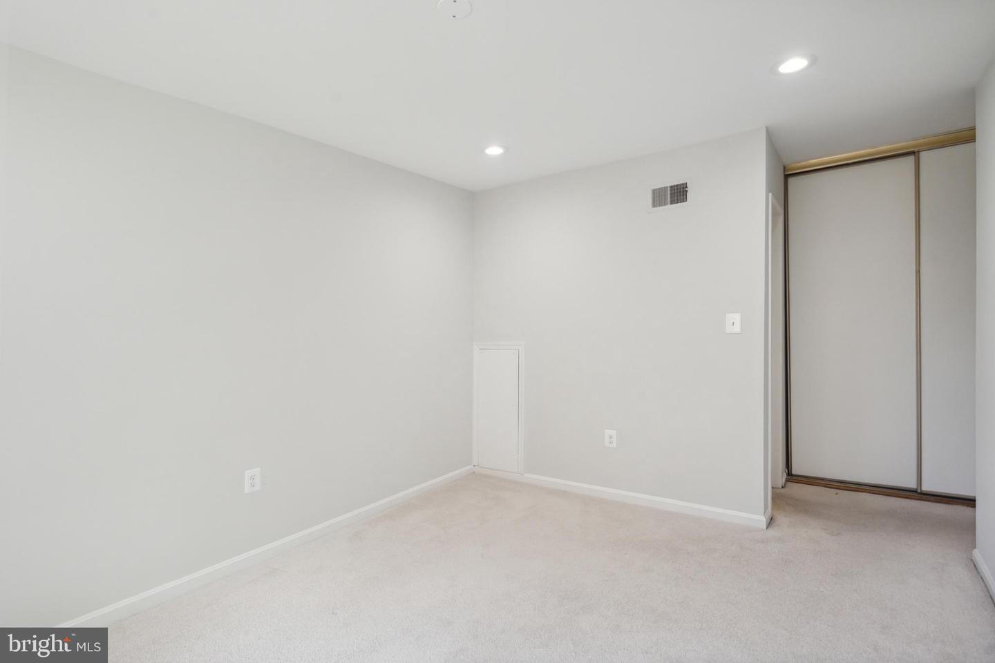6744 PERRY PENNEY DR #131, ANNANDALE, Virginia 22003, 3 Bedrooms Bedrooms, 10 Rooms Rooms,2 BathroomsBathrooms,Residential,For sale,6744 PERRY PENNEY DR #131,VAFX2239990 MLS # VAFX2239990
