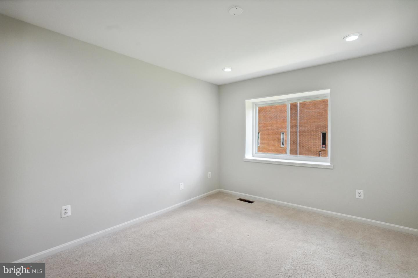 6744 PERRY PENNEY DR #131, ANNANDALE, Virginia 22003, 3 Bedrooms Bedrooms, 10 Rooms Rooms,2 BathroomsBathrooms,Residential,For sale,6744 PERRY PENNEY DR #131,VAFX2239990 MLS # VAFX2239990