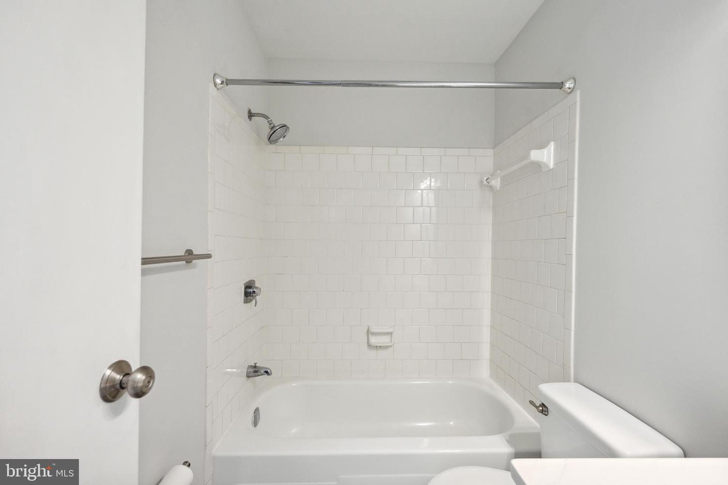 6744 PERRY PENNEY DR #131, ANNANDALE, Virginia 22003, 3 Bedrooms Bedrooms, 10 Rooms Rooms,2 BathroomsBathrooms,Residential,For sale,6744 PERRY PENNEY DR #131,VAFX2239990 MLS # VAFX2239990