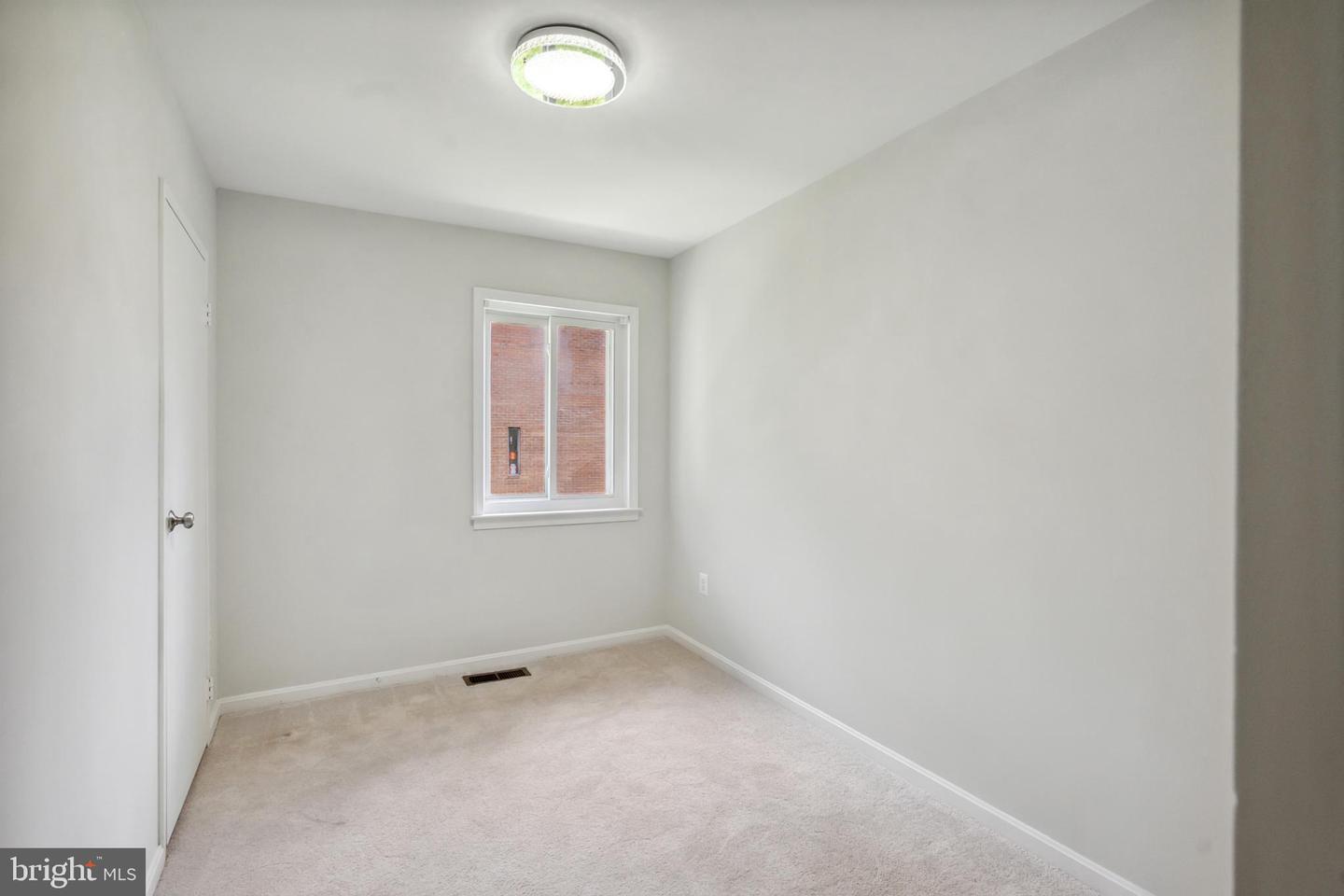 6744 PERRY PENNEY DR #131, ANNANDALE, Virginia 22003, 3 Bedrooms Bedrooms, 10 Rooms Rooms,2 BathroomsBathrooms,Residential,For sale,6744 PERRY PENNEY DR #131,VAFX2239990 MLS # VAFX2239990