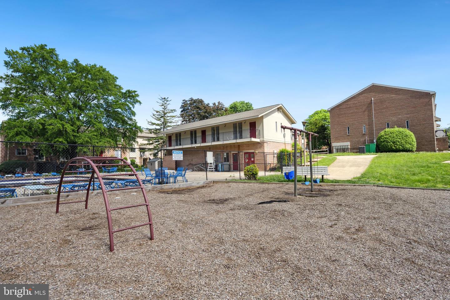 6744 PERRY PENNEY DR #131, ANNANDALE, Virginia 22003, 3 Bedrooms Bedrooms, 10 Rooms Rooms,2 BathroomsBathrooms,Residential,For sale,6744 PERRY PENNEY DR #131,VAFX2239990 MLS # VAFX2239990