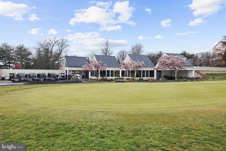 6744 PERRY PENNEY DR #131, ANNANDALE, Virginia 22003, 3 Bedrooms Bedrooms, 10 Rooms Rooms,2 BathroomsBathrooms,Residential,For sale,6744 PERRY PENNEY DR #131,VAFX2239990 MLS # VAFX2239990