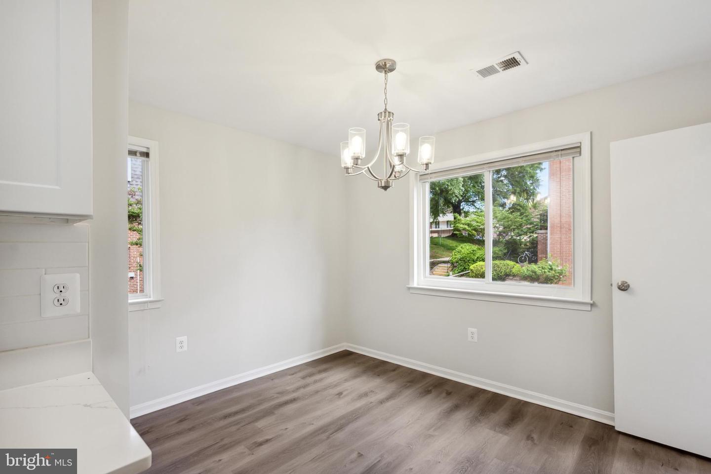 6744 PERRY PENNEY DR #131, ANNANDALE, Virginia 22003, 3 Bedrooms Bedrooms, 10 Rooms Rooms,2 BathroomsBathrooms,Residential,For sale,6744 PERRY PENNEY DR #131,VAFX2239990 MLS # VAFX2239990