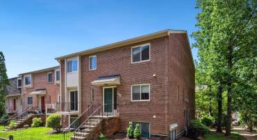 6744 PERRY PENNEY DR #131, ANNANDALE, Virginia 22003, 3 Bedrooms Bedrooms, 10 Rooms Rooms,2 BathroomsBathrooms,Residential,For sale,6744 PERRY PENNEY DR #131,VAFX2239990 MLS # VAFX2239990