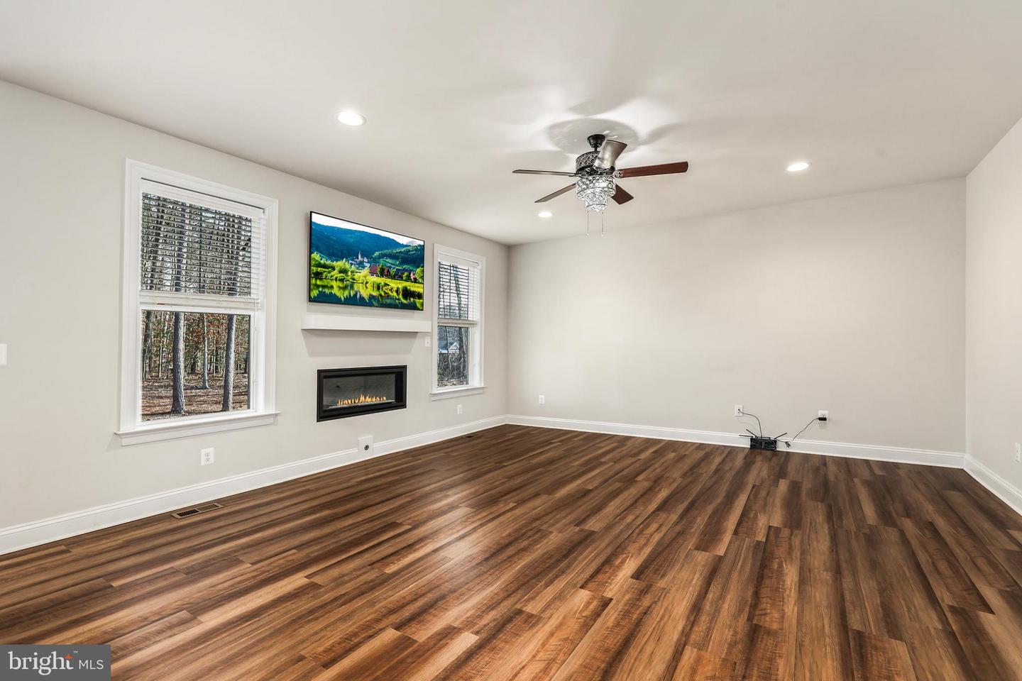 6201 CARTERS GROVE DR, MANASSAS, Virginia 20112, 6 Bedrooms Bedrooms, ,4 BathroomsBathrooms,Residential,For sale,6201 CARTERS GROVE DR,VAPW2094402 MLS # VAPW2094402
