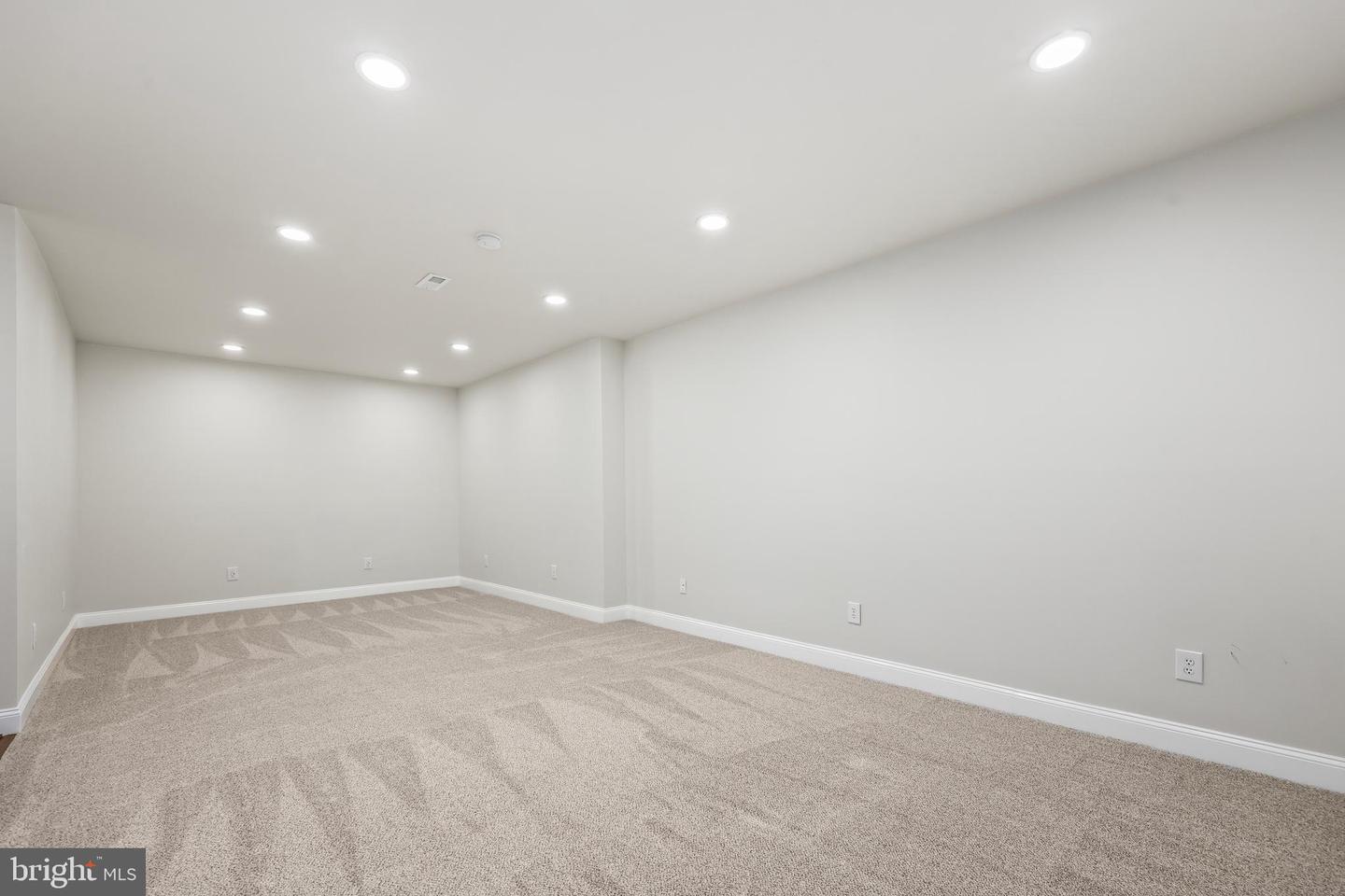 6201 CARTERS GROVE DR, MANASSAS, Virginia 20112, 6 Bedrooms Bedrooms, ,4 BathroomsBathrooms,Residential,For sale,6201 CARTERS GROVE DR,VAPW2094402 MLS # VAPW2094402