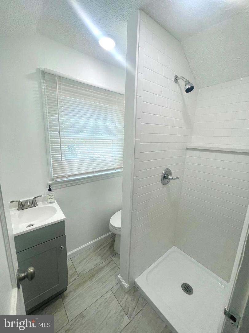 6604 CAVALIER DR, ALEXANDRIA, Virginia 22307, 4 Bedrooms Bedrooms, ,3 BathroomsBathrooms,Residential,For sale,6604 CAVALIER DR,VAFX2240034 MLS # VAFX2240034