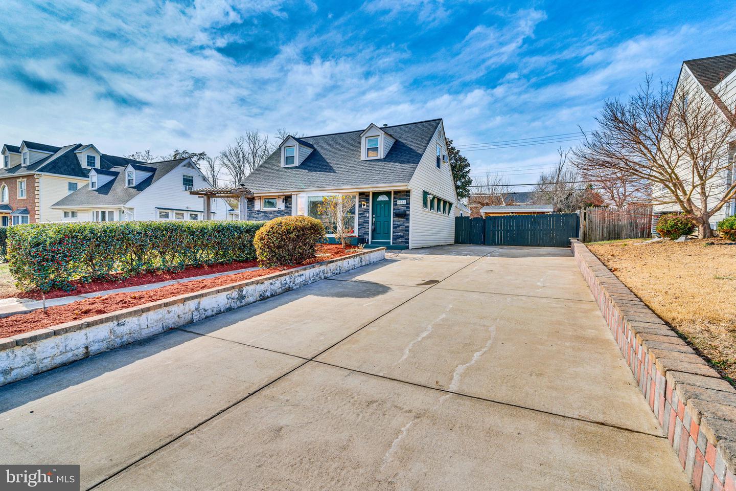 6604 CAVALIER DR, ALEXANDRIA, Virginia 22307, 4 Bedrooms Bedrooms, ,3 BathroomsBathrooms,Residential,For sale,6604 CAVALIER DR,VAFX2240034 MLS # VAFX2240034