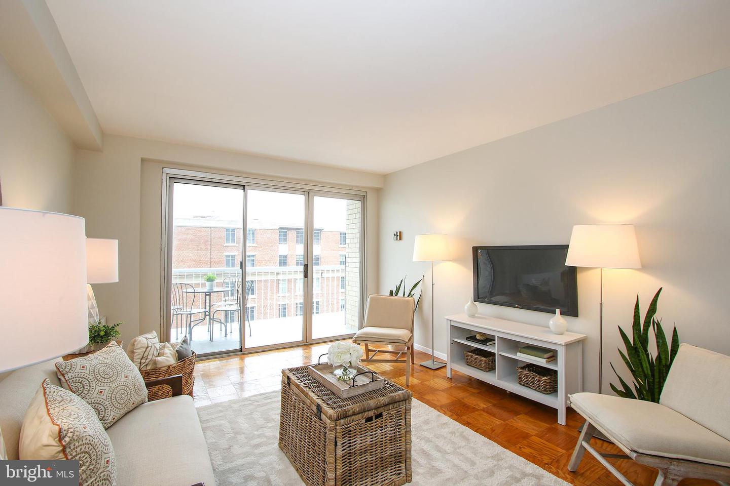 730 24TH ST NW #805, WASHINGTON, District Of Columbia 20037, 1 Bedroom Bedrooms, ,1 BathroomBathrooms,Residential,For sale,730 24TH ST NW #805,DCDC2200088 MLS # DCDC2200088