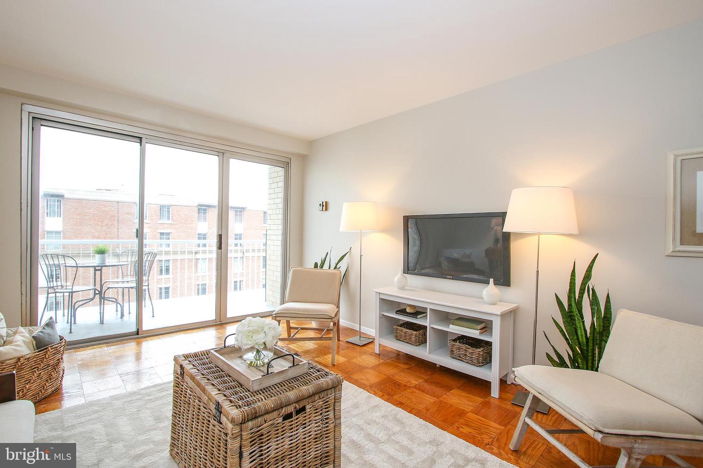 730 24TH ST NW #805, WASHINGTON, District Of Columbia 20037, 1 Bedroom Bedrooms, ,1 BathroomBathrooms,Residential,For sale,730 24TH ST NW #805,DCDC2200088 MLS # DCDC2200088