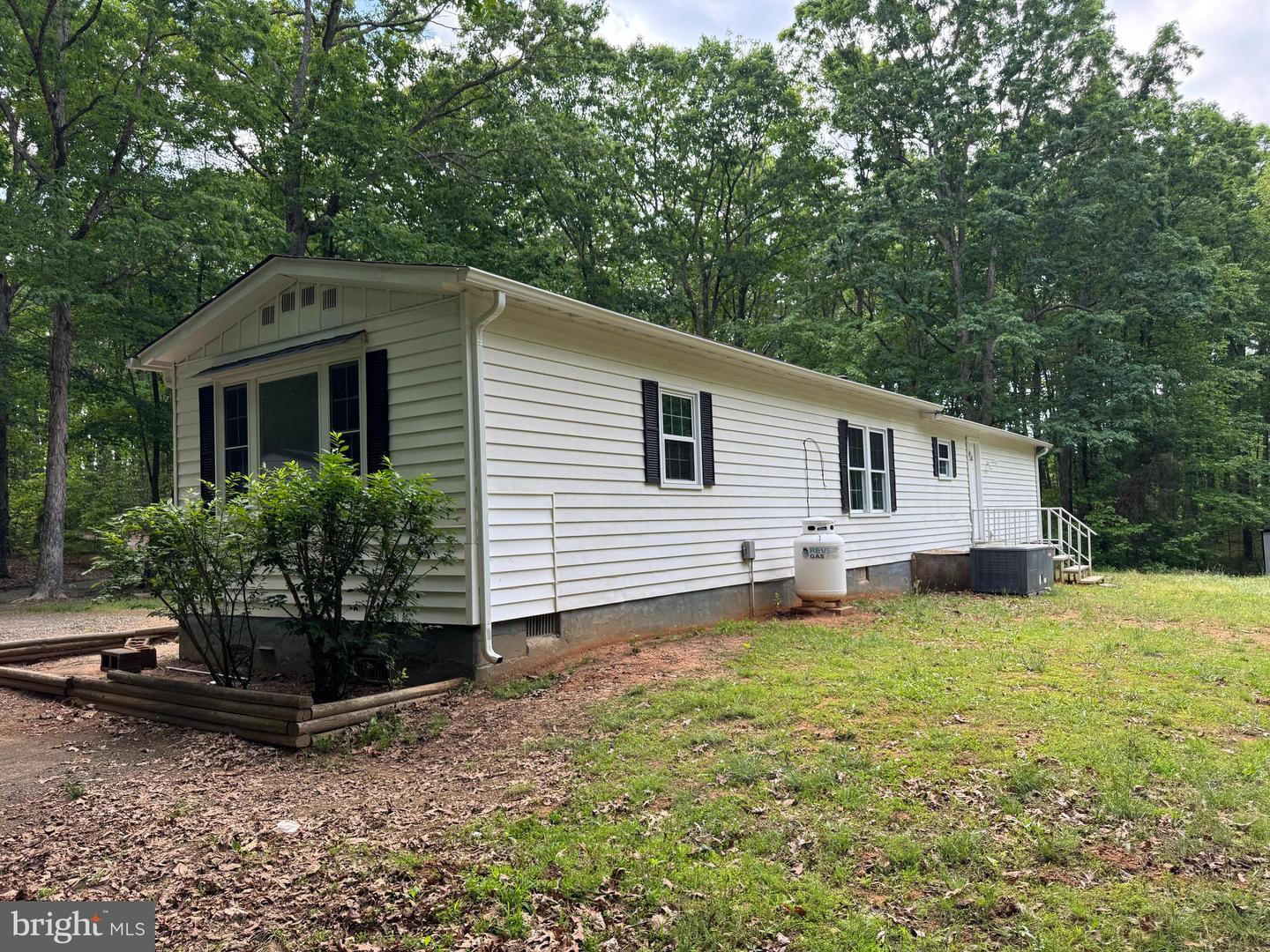 9216 LAWYERS RD, SPOTSYLVANIA, Virginia 22551, 2 Bedrooms Bedrooms, ,1 BathroomBathrooms,Residential,For sale,9216 LAWYERS RD,VASP2033022 MLS # VASP2033022
