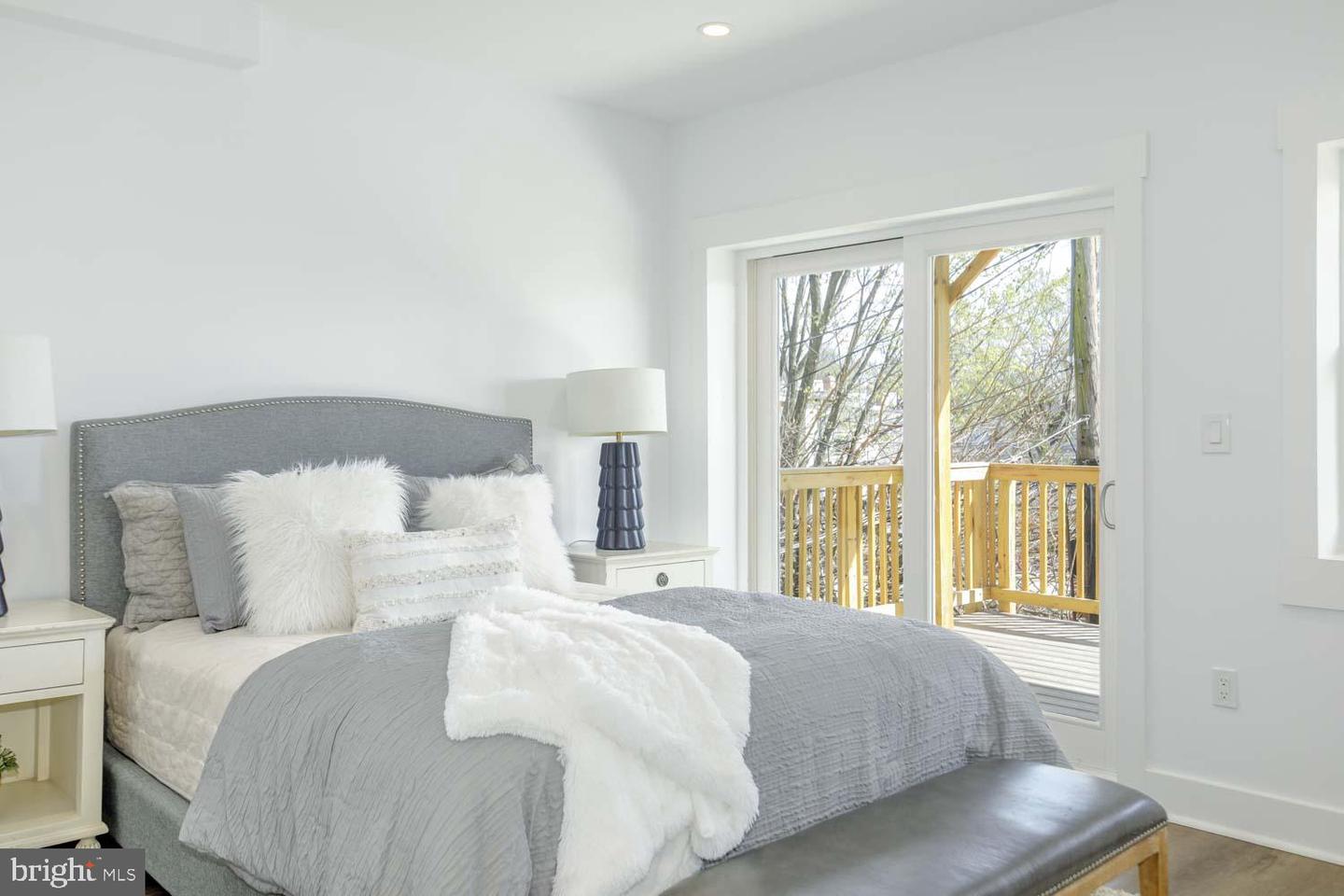 424 TAYLOR ST NW #B, WASHINGTON, District Of Columbia 20011, 4 Bedrooms Bedrooms, ,2 BathroomsBathrooms,Residential,For sale,424 TAYLOR ST NW #B,DCDC2200066 MLS # DCDC2200066