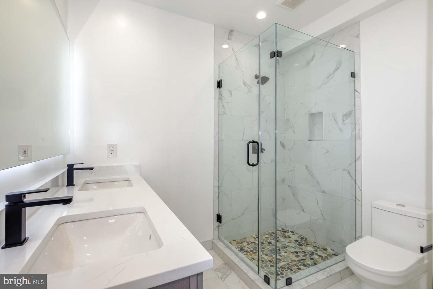 424 TAYLOR ST NW #B, WASHINGTON, District Of Columbia 20011, 4 Bedrooms Bedrooms, ,2 BathroomsBathrooms,Residential,For sale,424 TAYLOR ST NW #B,DCDC2200066 MLS # DCDC2200066