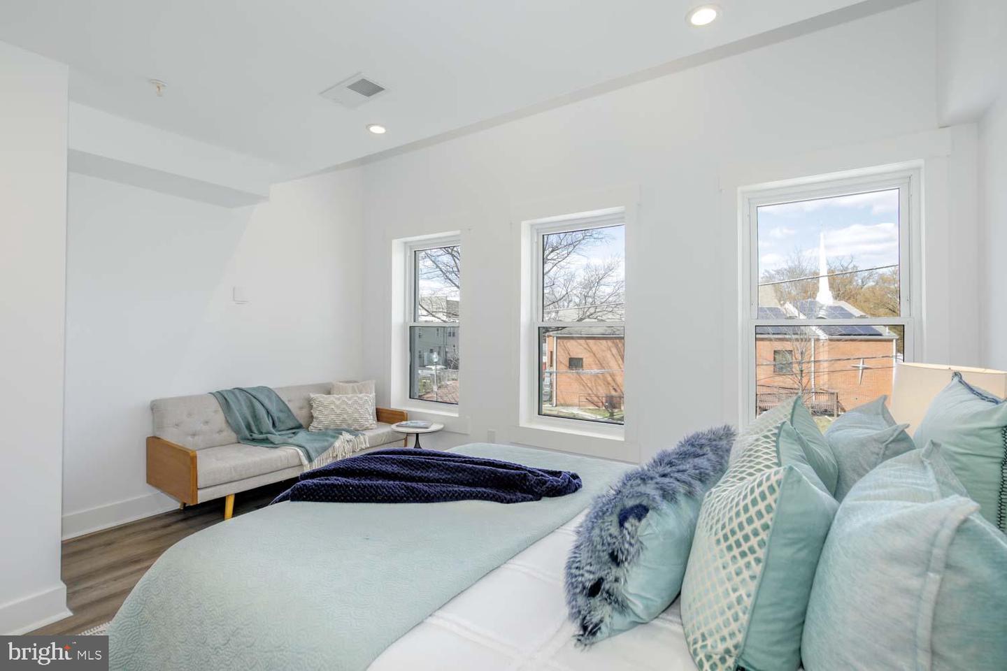 424 TAYLOR ST NW #B, WASHINGTON, District Of Columbia 20011, 4 Bedrooms Bedrooms, ,2 BathroomsBathrooms,Residential,For sale,424 TAYLOR ST NW #B,DCDC2200066 MLS # DCDC2200066