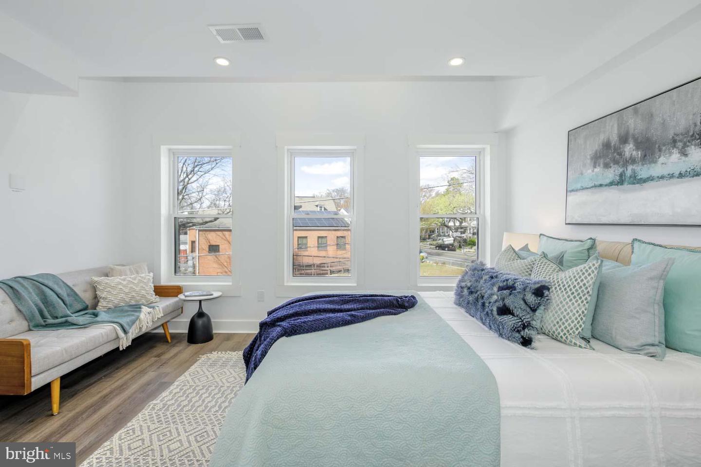 424 TAYLOR ST NW #B, WASHINGTON, District Of Columbia 20011, 4 Bedrooms Bedrooms, ,2 BathroomsBathrooms,Residential,For sale,424 TAYLOR ST NW #B,DCDC2200066 MLS # DCDC2200066