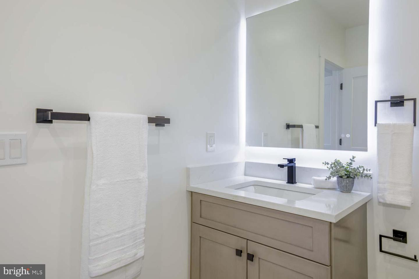 424 TAYLOR ST NW #B, WASHINGTON, District Of Columbia 20011, 4 Bedrooms Bedrooms, ,2 BathroomsBathrooms,Residential,For sale,424 TAYLOR ST NW #B,DCDC2200066 MLS # DCDC2200066