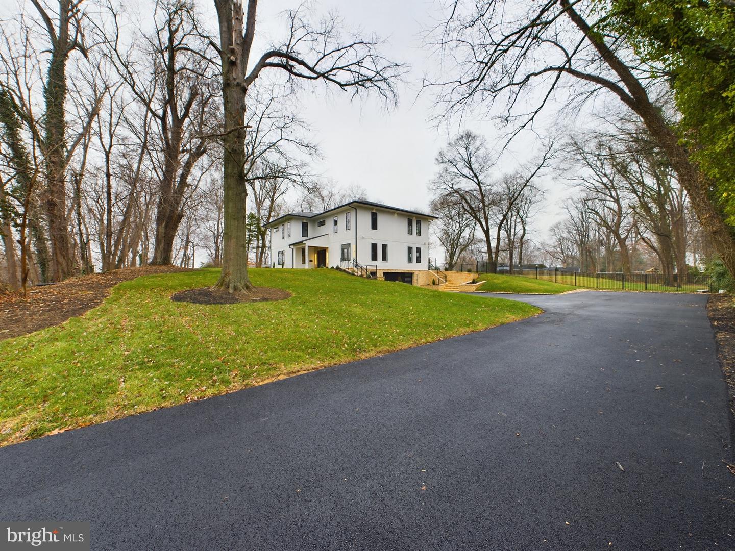 5005 RAVENSWORTH RD, ANNANDALE, Virginia 22003, 5 Bedrooms Bedrooms, ,5 BathroomsBathrooms,Residential,For sale,5005 RAVENSWORTH RD,VAFX2207636 MLS # VAFX2207636