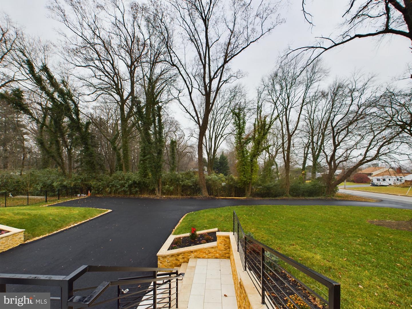 5005 RAVENSWORTH RD, ANNANDALE, Virginia 22003, 5 Bedrooms Bedrooms, ,5 BathroomsBathrooms,Residential,For sale,5005 RAVENSWORTH RD,VAFX2207636 MLS # VAFX2207636