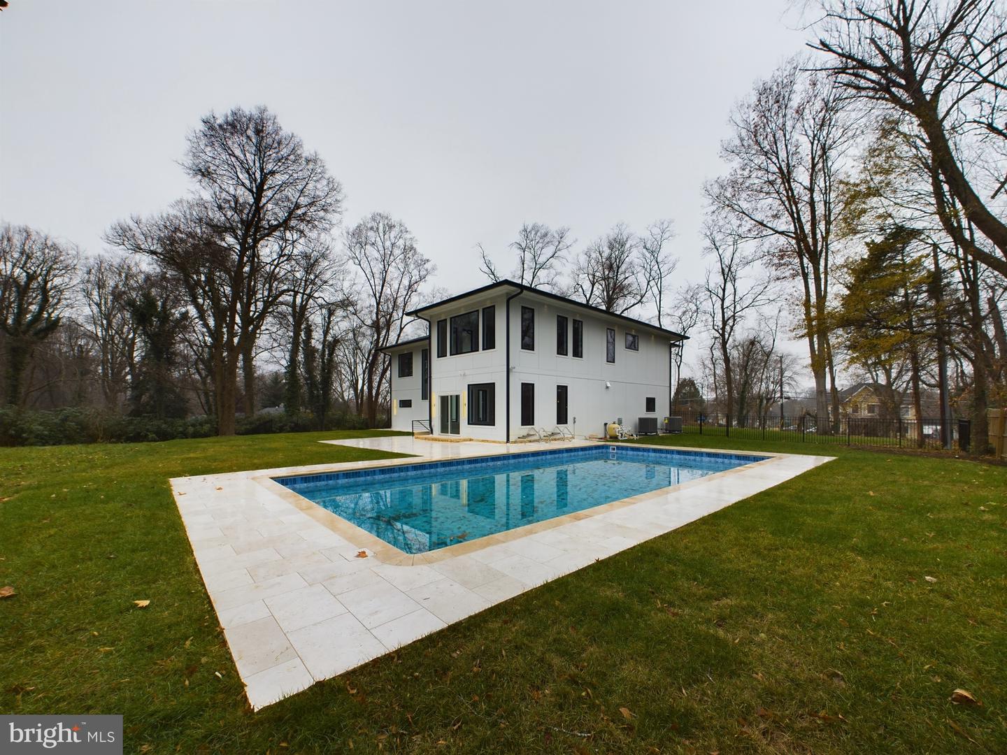 5005 RAVENSWORTH RD, ANNANDALE, Virginia 22003, 5 Bedrooms Bedrooms, ,5 BathroomsBathrooms,Residential,For sale,5005 RAVENSWORTH RD,VAFX2207636 MLS # VAFX2207636