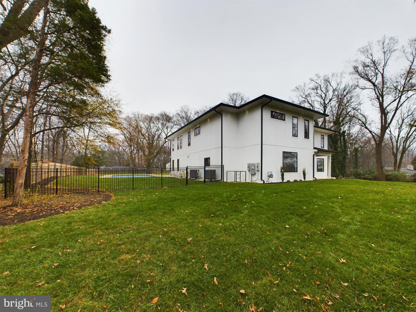 5005 RAVENSWORTH RD, ANNANDALE, Virginia 22003, 5 Bedrooms Bedrooms, ,5 BathroomsBathrooms,Residential,For sale,5005 RAVENSWORTH RD,VAFX2207636 MLS # VAFX2207636