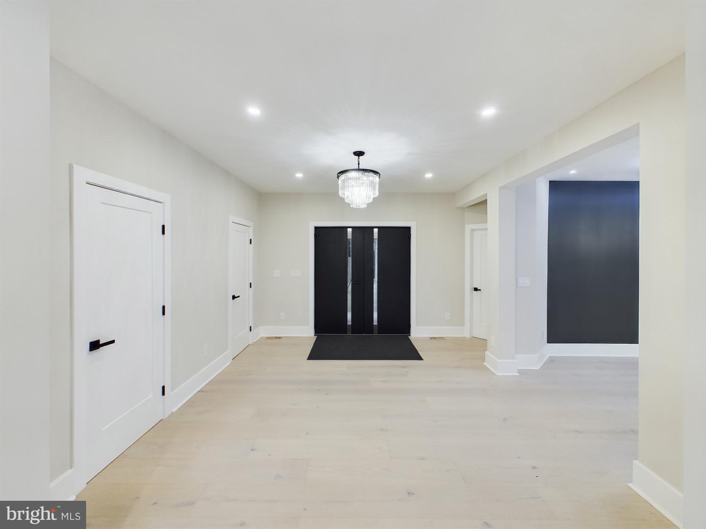 5005 RAVENSWORTH RD, ANNANDALE, Virginia 22003, 5 Bedrooms Bedrooms, ,5 BathroomsBathrooms,Residential,For sale,5005 RAVENSWORTH RD,VAFX2207636 MLS # VAFX2207636