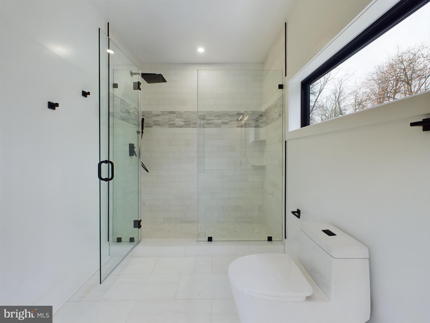 5005 RAVENSWORTH RD, ANNANDALE, Virginia 22003, 5 Bedrooms Bedrooms, ,5 BathroomsBathrooms,Residential,For sale,5005 RAVENSWORTH RD,VAFX2207636 MLS # VAFX2207636
