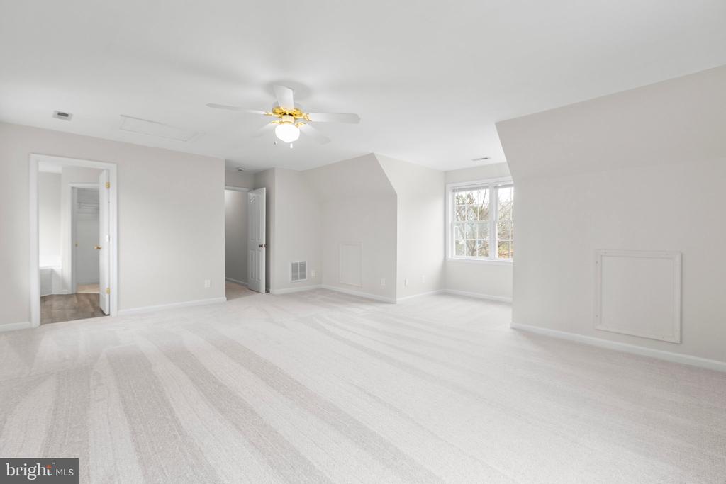 10817 CHANCELLORSVILLE DR, SPOTSYLVANIA, Virginia 22553, 4 Bedrooms Bedrooms, ,2 BathroomsBathrooms,Residential,10817 CHANCELLORSVILLE DR,VASP2031448 MLS # VASP2031448
