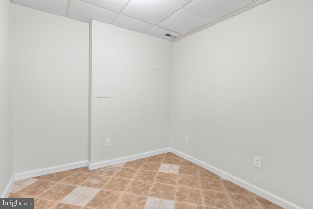10817 CHANCELLORSVILLE DR, SPOTSYLVANIA, Virginia 22553, 4 Bedrooms Bedrooms, ,2 BathroomsBathrooms,Residential,10817 CHANCELLORSVILLE DR,VASP2031448 MLS # VASP2031448