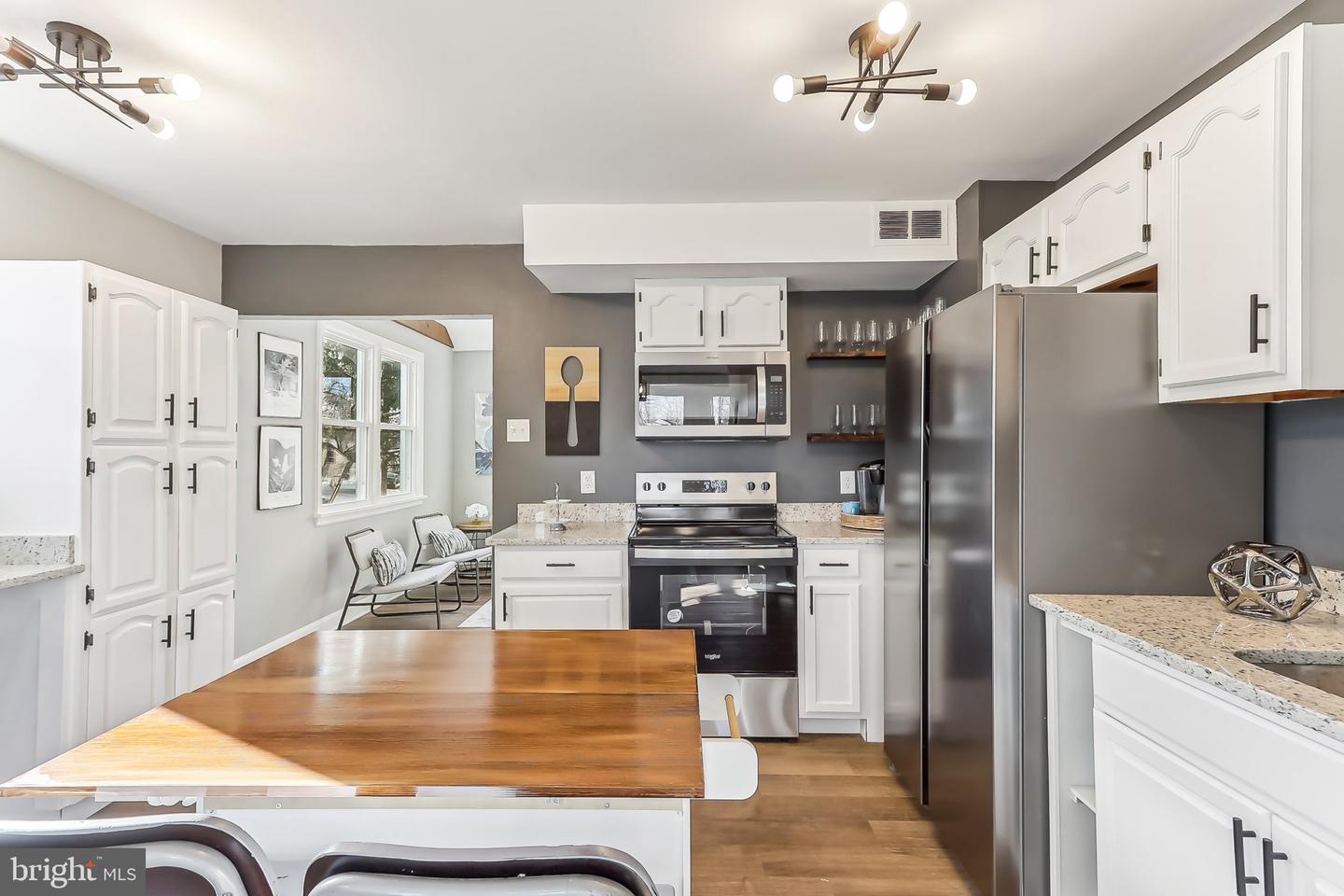 3141 CHEPSTOW LN, FALLS CHURCH, Virginia 22042, 3 Bedrooms Bedrooms, 6 Rooms Rooms,2 BathroomsBathrooms,Residential,For sale,3141 CHEPSTOW LN,VAFX2223650 MLS # VAFX2223650