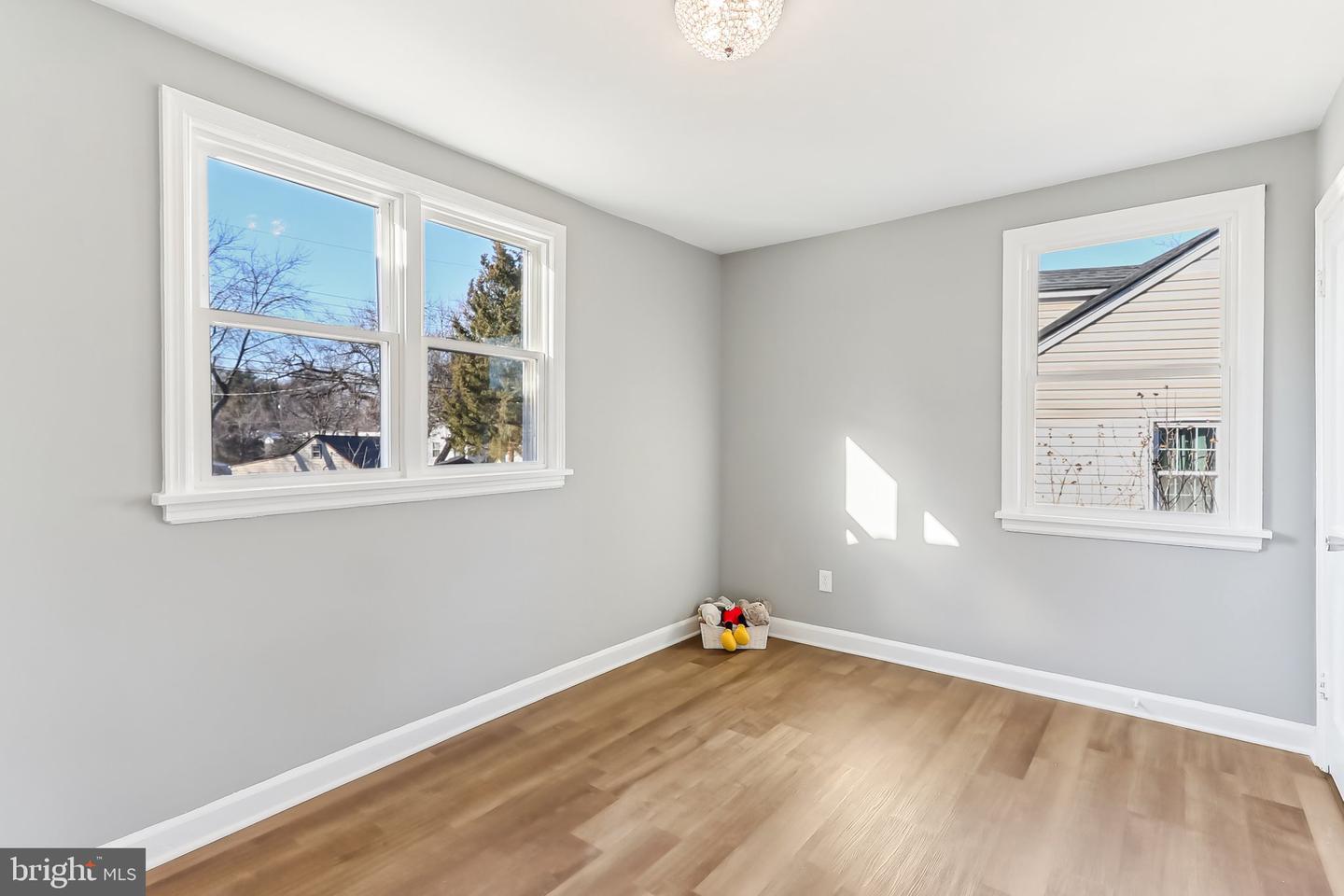 3141 CHEPSTOW LN, FALLS CHURCH, Virginia 22042, 3 Bedrooms Bedrooms, 6 Rooms Rooms,2 BathroomsBathrooms,Residential,For sale,3141 CHEPSTOW LN,VAFX2223650 MLS # VAFX2223650