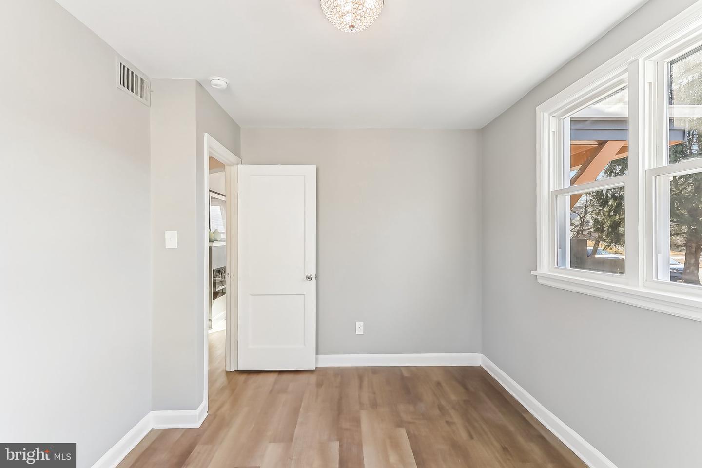 3141 CHEPSTOW LN, FALLS CHURCH, Virginia 22042, 3 Bedrooms Bedrooms, 6 Rooms Rooms,2 BathroomsBathrooms,Residential,For sale,3141 CHEPSTOW LN,VAFX2223650 MLS # VAFX2223650