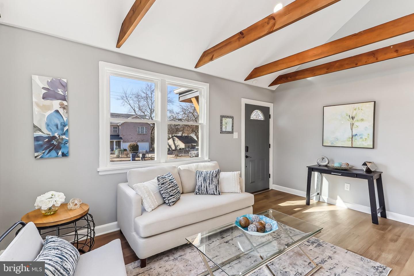 3141 CHEPSTOW LN, FALLS CHURCH, Virginia 22042, 3 Bedrooms Bedrooms, 6 Rooms Rooms,2 BathroomsBathrooms,Residential,For sale,3141 CHEPSTOW LN,VAFX2223650 MLS # VAFX2223650