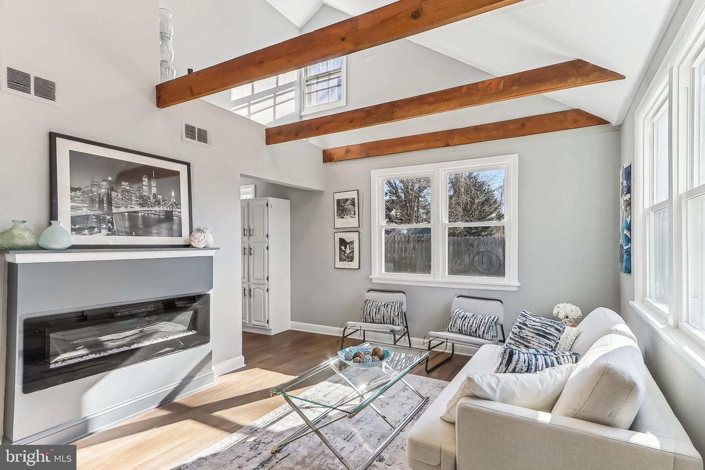 3141 CHEPSTOW LN, FALLS CHURCH, Virginia 22042, 3 Bedrooms Bedrooms, 6 Rooms Rooms,2 BathroomsBathrooms,Residential,For sale,3141 CHEPSTOW LN,VAFX2223650 MLS # VAFX2223650