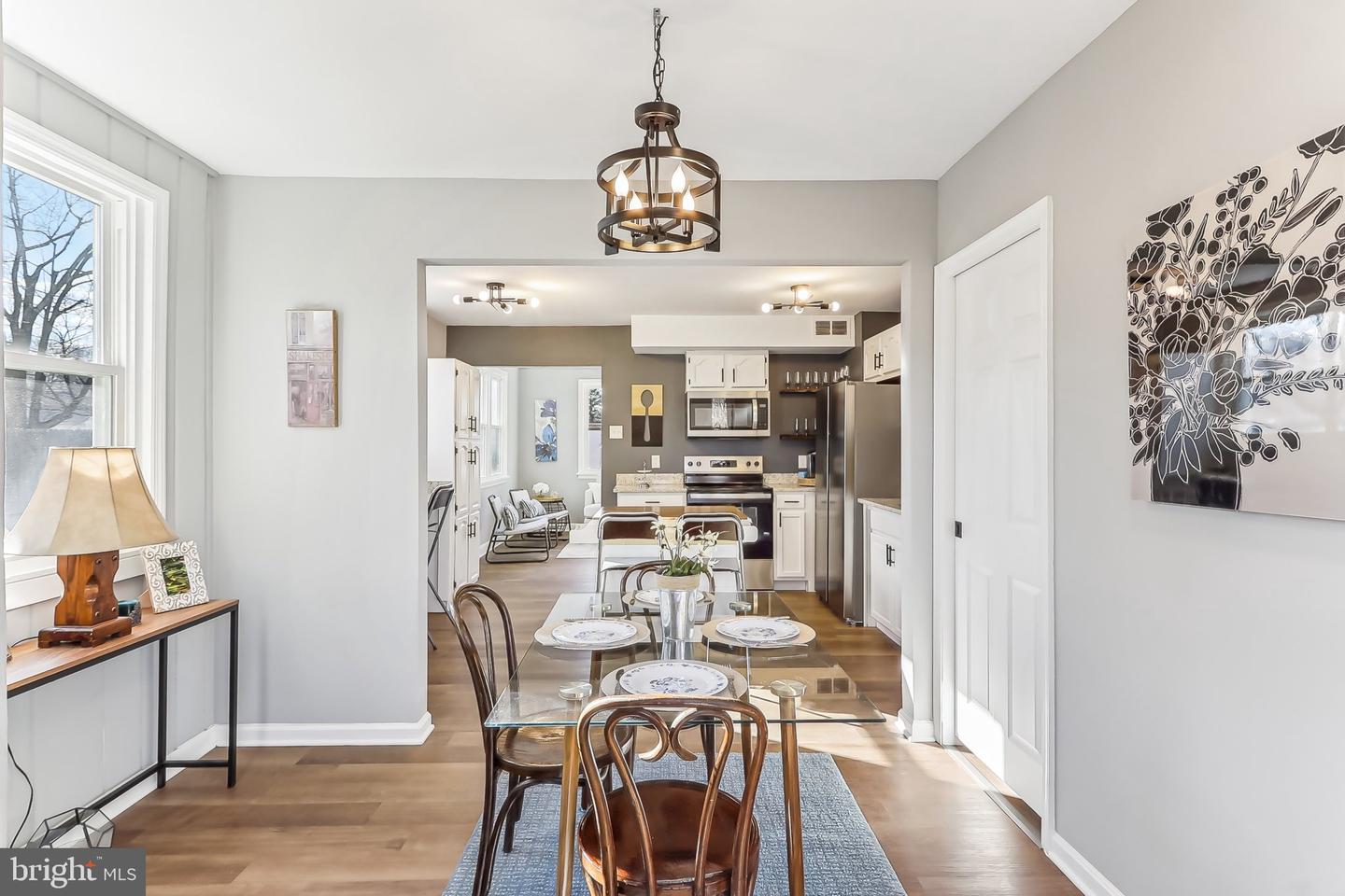 3141 CHEPSTOW LN, FALLS CHURCH, Virginia 22042, 3 Bedrooms Bedrooms, 6 Rooms Rooms,2 BathroomsBathrooms,Residential,For sale,3141 CHEPSTOW LN,VAFX2223650 MLS # VAFX2223650
