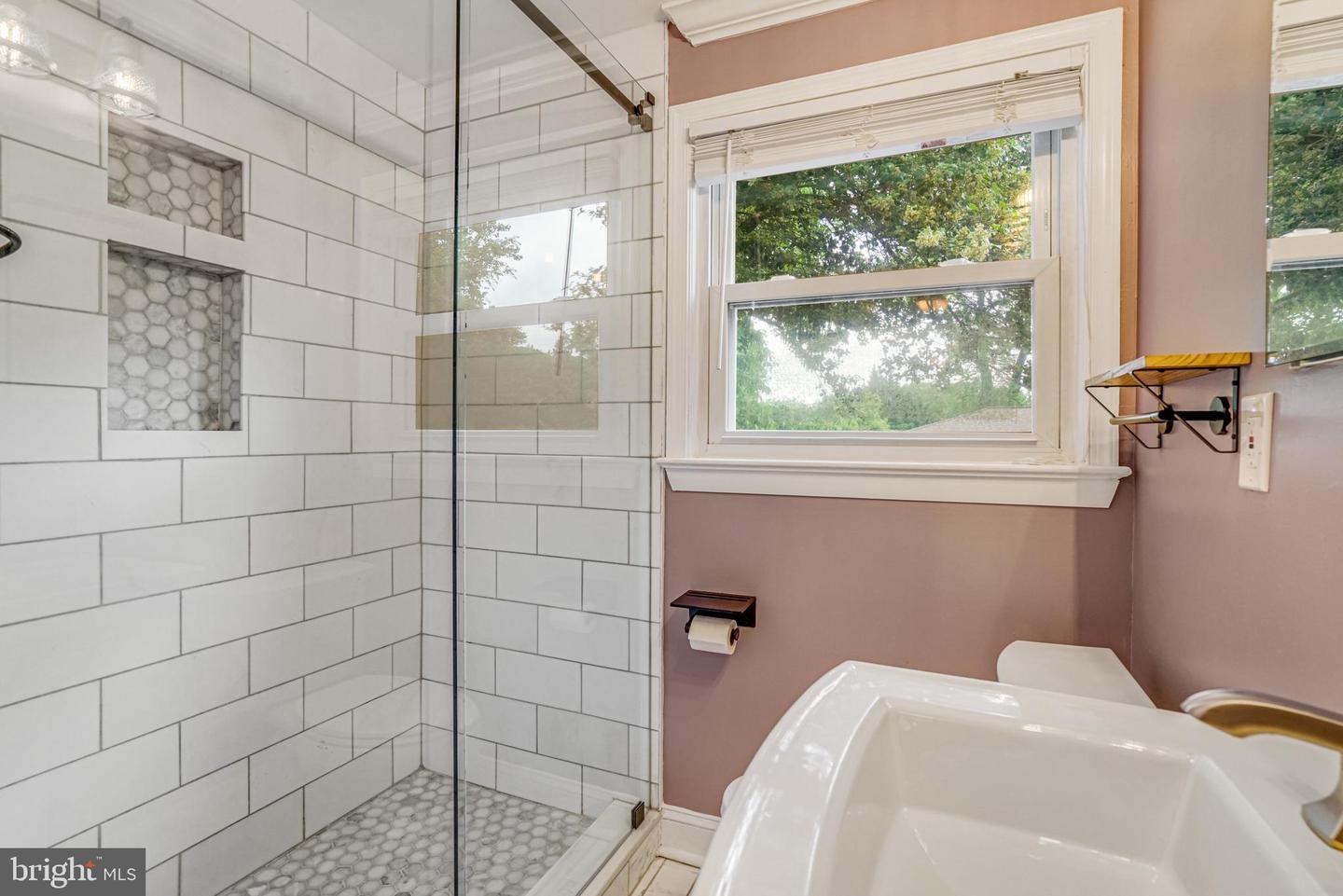 5615 GLENWOOD DR, ALEXANDRIA, Virginia 22310, 3 Bedrooms Bedrooms, ,2 BathroomsBathrooms,Residential,For sale,5615 GLENWOOD DR,VAFX2228736 MLS # VAFX2228736