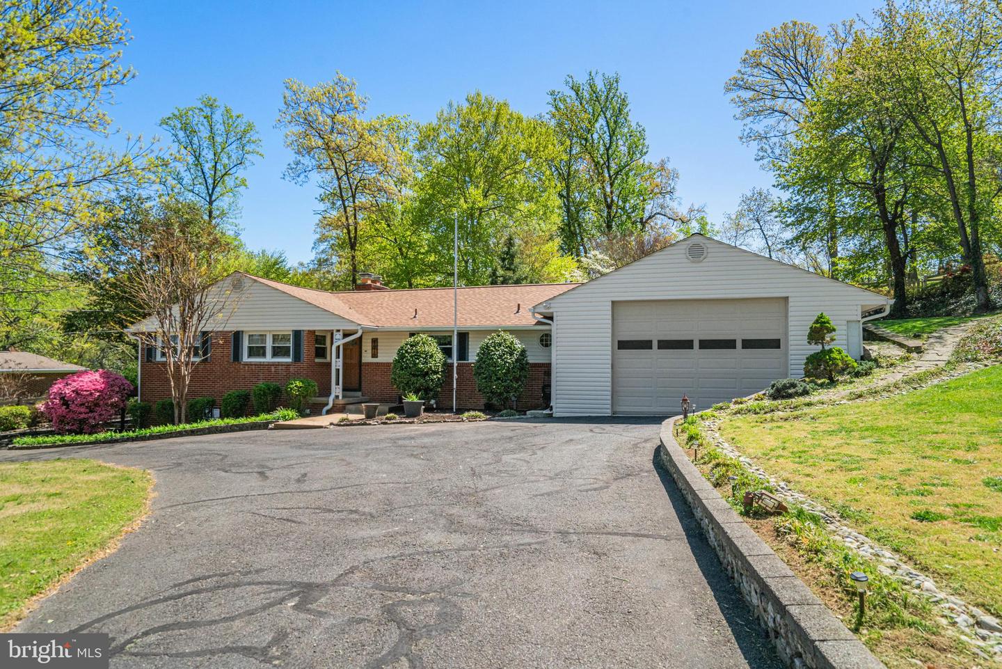 5615 GLENWOOD DR, ALEXANDRIA, Virginia 22310, 3 Bedrooms Bedrooms, ,2 BathroomsBathrooms,Residential,For sale,5615 GLENWOOD DR,VAFX2228736 MLS # VAFX2228736