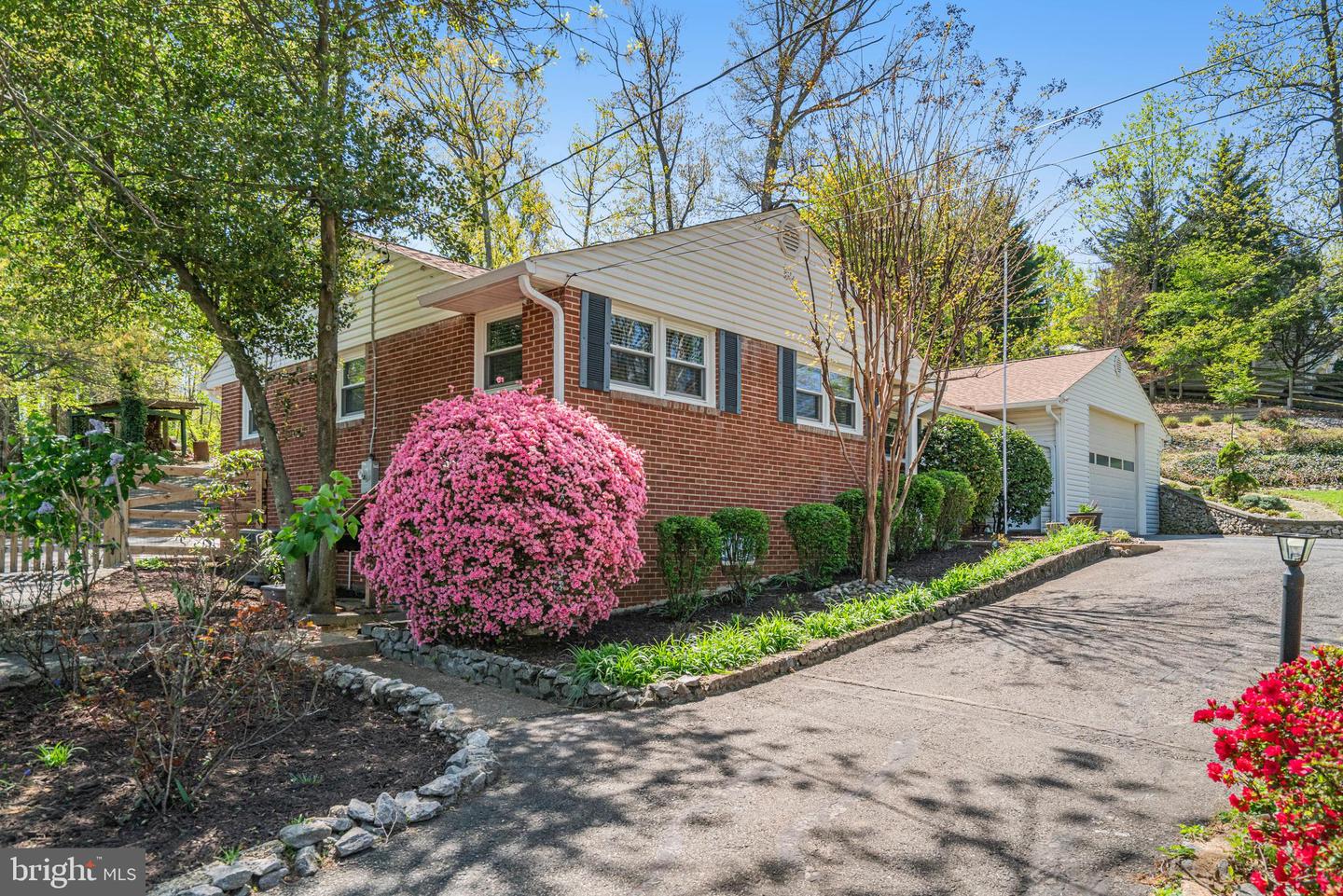 5615 GLENWOOD DR, ALEXANDRIA, Virginia 22310, 3 Bedrooms Bedrooms, ,2 BathroomsBathrooms,Residential,For sale,5615 GLENWOOD DR,VAFX2228736 MLS # VAFX2228736