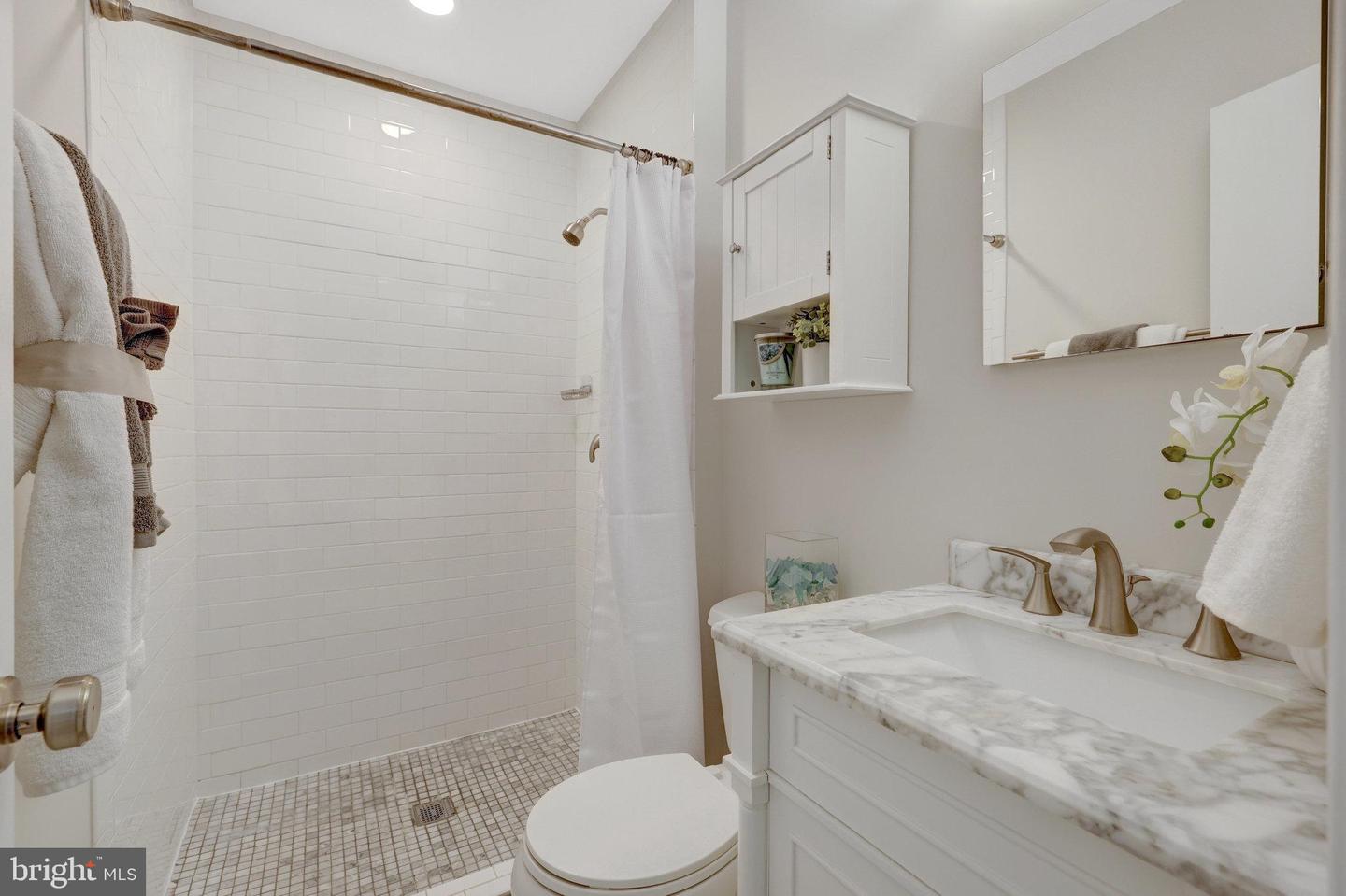 7019 ALICENT PL, MCLEAN, Virginia 22101, 3 Bedrooms Bedrooms, ,2 BathroomsBathrooms,Residential,For sale,7019 ALICENT PL,VAFX2228510 MLS # VAFX2228510
