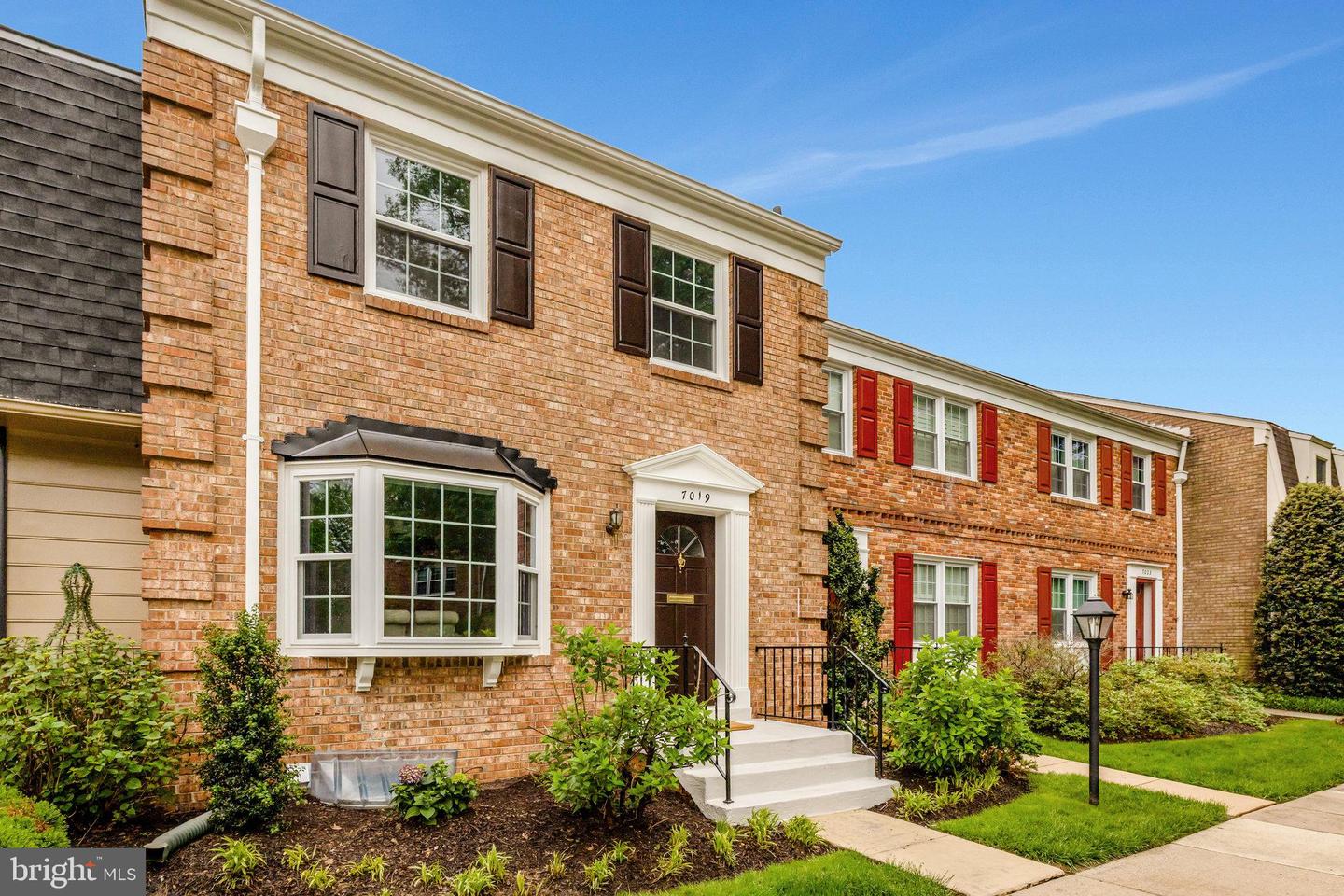 7019 ALICENT PL, MCLEAN, Virginia 22101, 3 Bedrooms Bedrooms, ,2 BathroomsBathrooms,Residential,For sale,7019 ALICENT PL,VAFX2228510 MLS # VAFX2228510