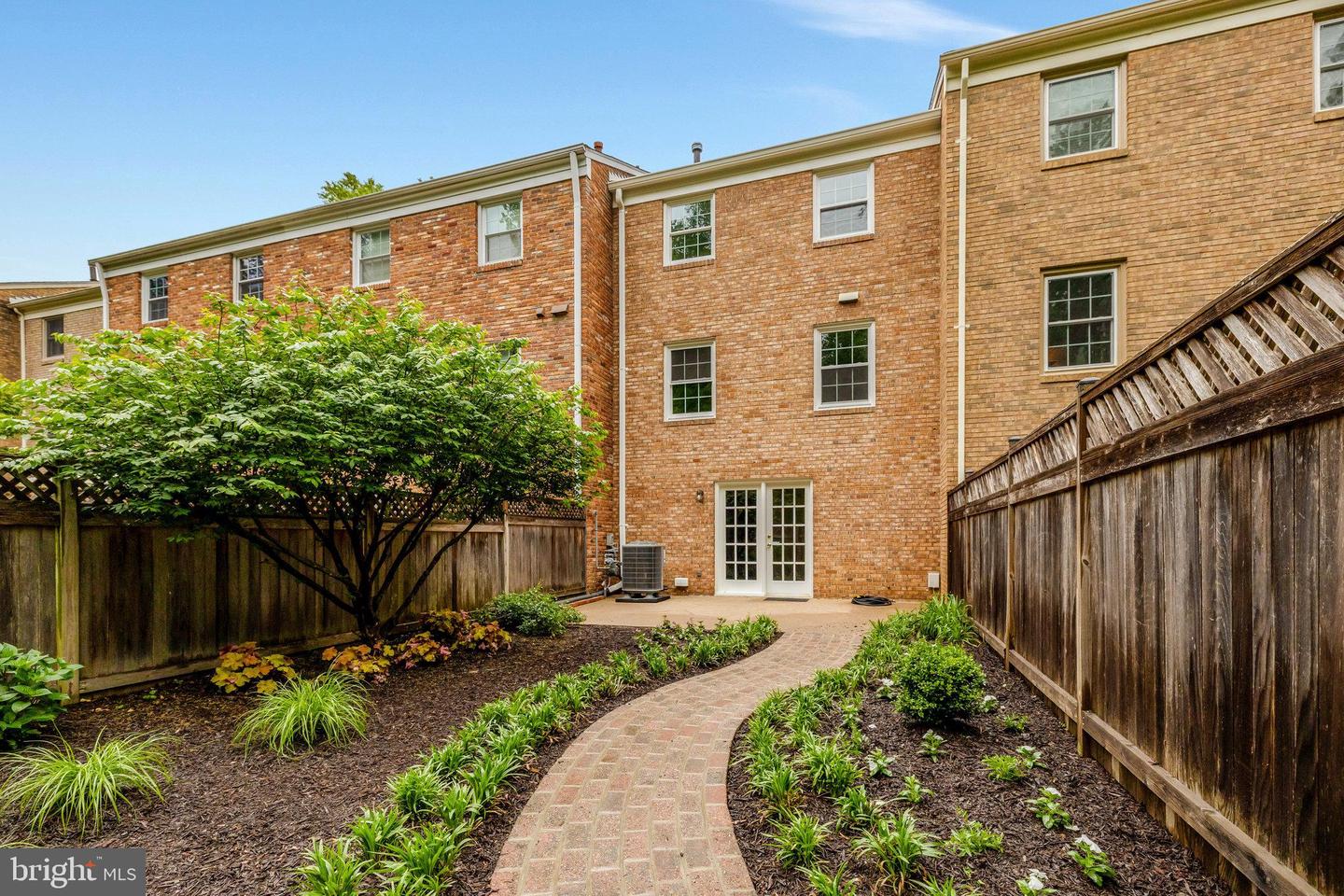 7019 ALICENT PL, MCLEAN, Virginia 22101, 3 Bedrooms Bedrooms, ,2 BathroomsBathrooms,Residential,For sale,7019 ALICENT PL,VAFX2228510 MLS # VAFX2228510