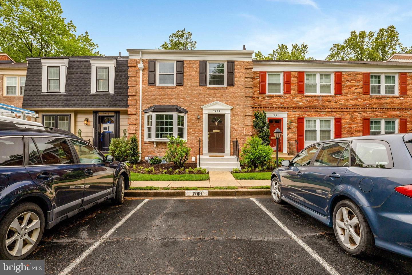 7019 ALICENT PL, MCLEAN, Virginia 22101, 3 Bedrooms Bedrooms, ,2 BathroomsBathrooms,Residential,For sale,7019 ALICENT PL,VAFX2228510 MLS # VAFX2228510