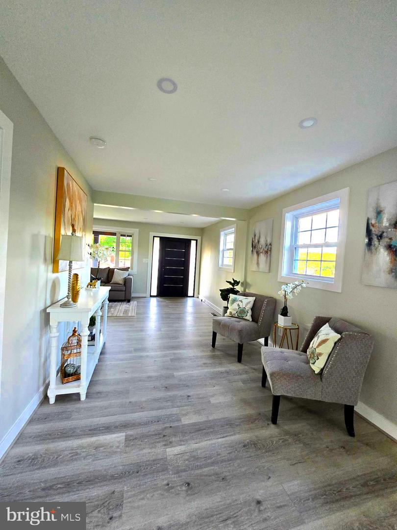 6065 MUNSON HILL RD, FALLS CHURCH, Virginia 22044, 4 Bedrooms Bedrooms, ,2 BathroomsBathrooms,Residential,For sale,6065 MUNSON HILL RD,VAFX2228872 MLS # VAFX2228872