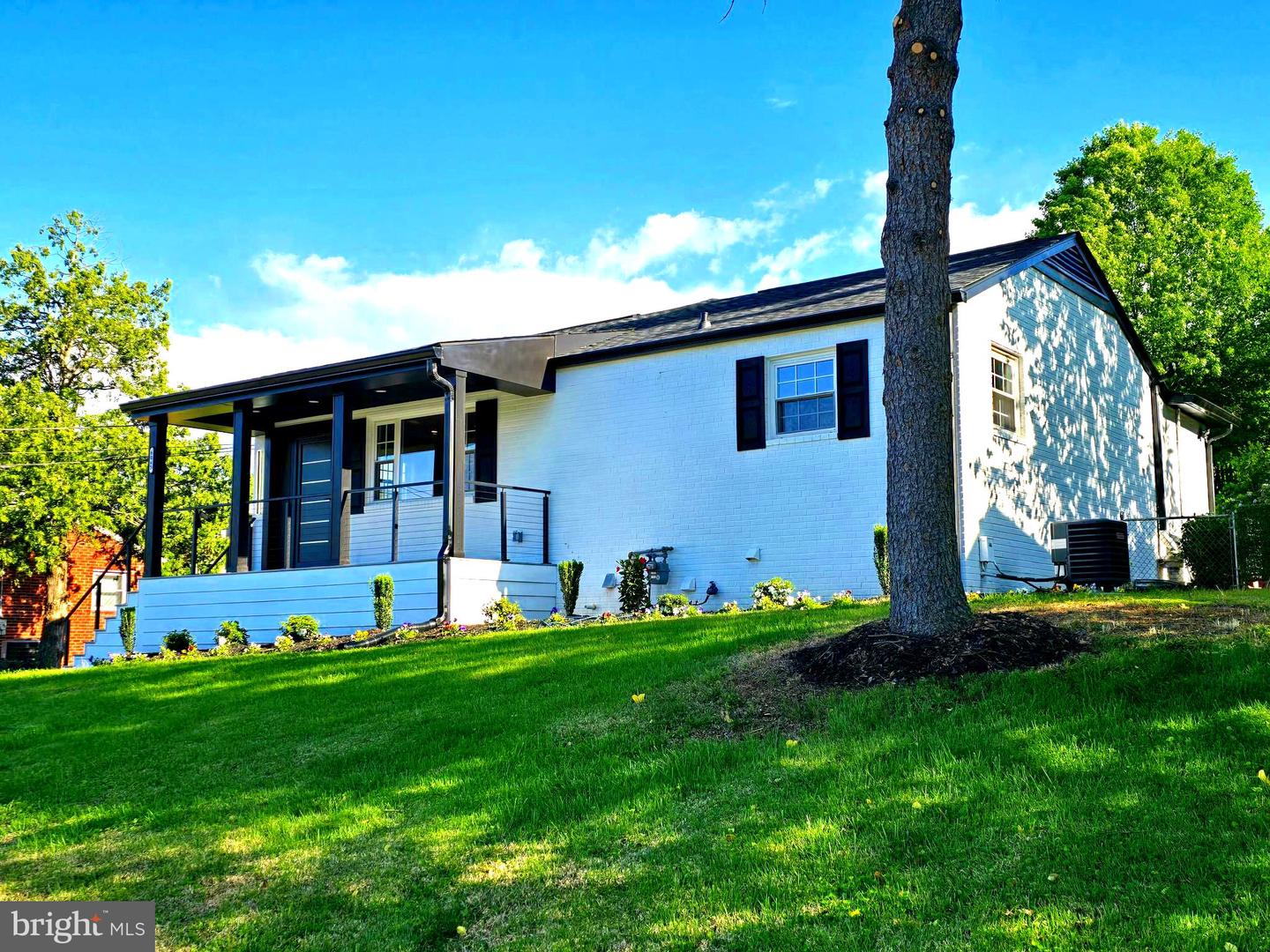 6065 MUNSON HILL RD, FALLS CHURCH, Virginia 22044, 4 Bedrooms Bedrooms, ,2 BathroomsBathrooms,Residential,For sale,6065 MUNSON HILL RD,VAFX2228872 MLS # VAFX2228872