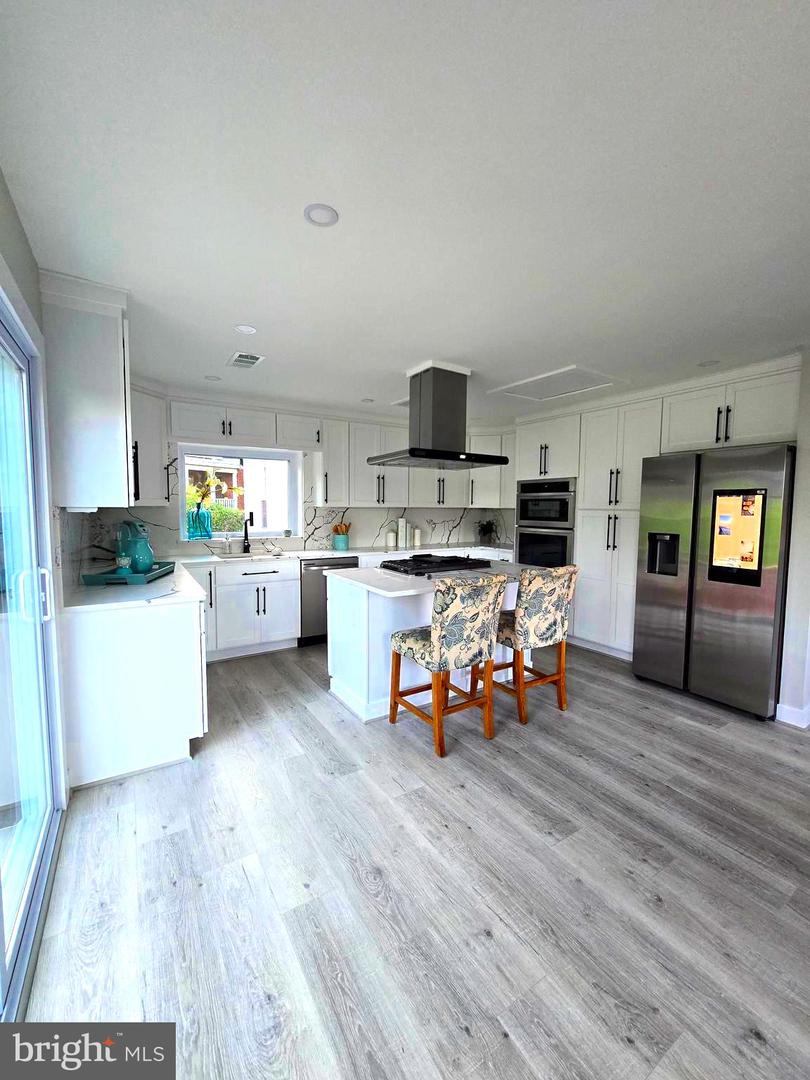 6065 MUNSON HILL RD, FALLS CHURCH, Virginia 22044, 4 Bedrooms Bedrooms, ,2 BathroomsBathrooms,Residential,For sale,6065 MUNSON HILL RD,VAFX2228872 MLS # VAFX2228872
