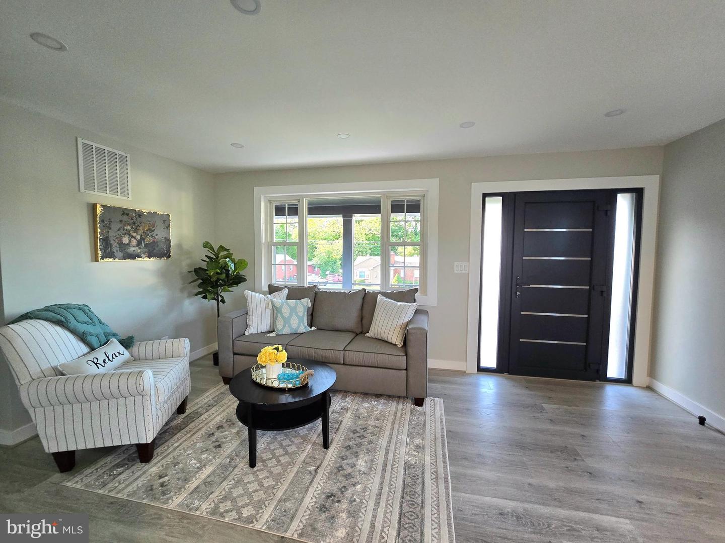 6065 MUNSON HILL RD, FALLS CHURCH, Virginia 22044, 4 Bedrooms Bedrooms, ,2 BathroomsBathrooms,Residential,For sale,6065 MUNSON HILL RD,VAFX2228872 MLS # VAFX2228872