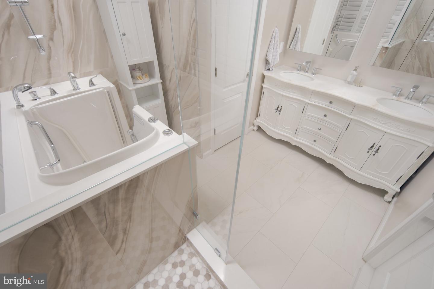 44390 CEDAR HEIGHTS DR, ASHBURN, Virginia 20147, 3 Bedrooms Bedrooms, ,3 BathroomsBathrooms,Residential,For sale,44390 CEDAR HEIGHTS DR,VALO2090746 MLS # VALO2090746