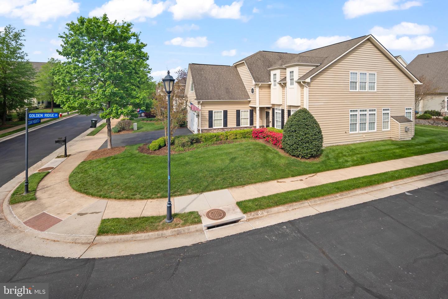 44390 CEDAR HEIGHTS DR, ASHBURN, Virginia 20147, 3 Bedrooms Bedrooms, ,3 BathroomsBathrooms,Residential,For sale,44390 CEDAR HEIGHTS DR,VALO2090746 MLS # VALO2090746