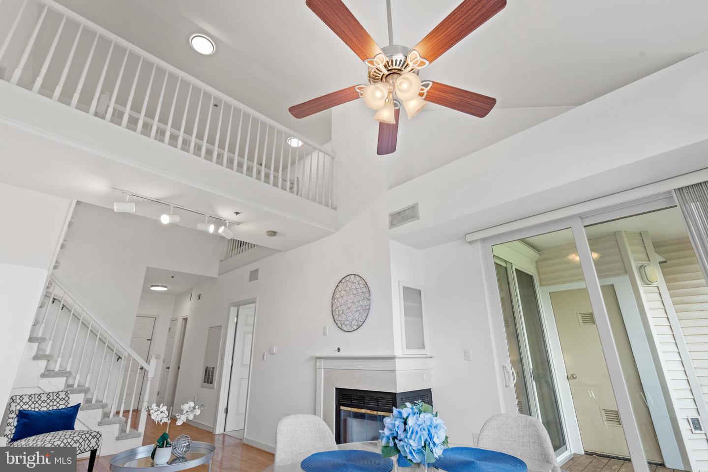 1625 INTERNATIONAL DR #402, MCLEAN, Virginia 22102, 2 Bedrooms Bedrooms, ,2 BathroomsBathrooms,Residential,For sale,1625 INTERNATIONAL DR #402,VAFX2229918 MLS # VAFX2229918